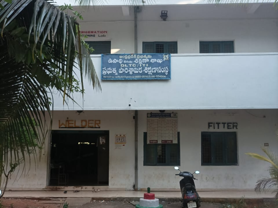 జిల్లాలోని నిరుద్యోగ యువతకు ఉచిత శిక్షణ