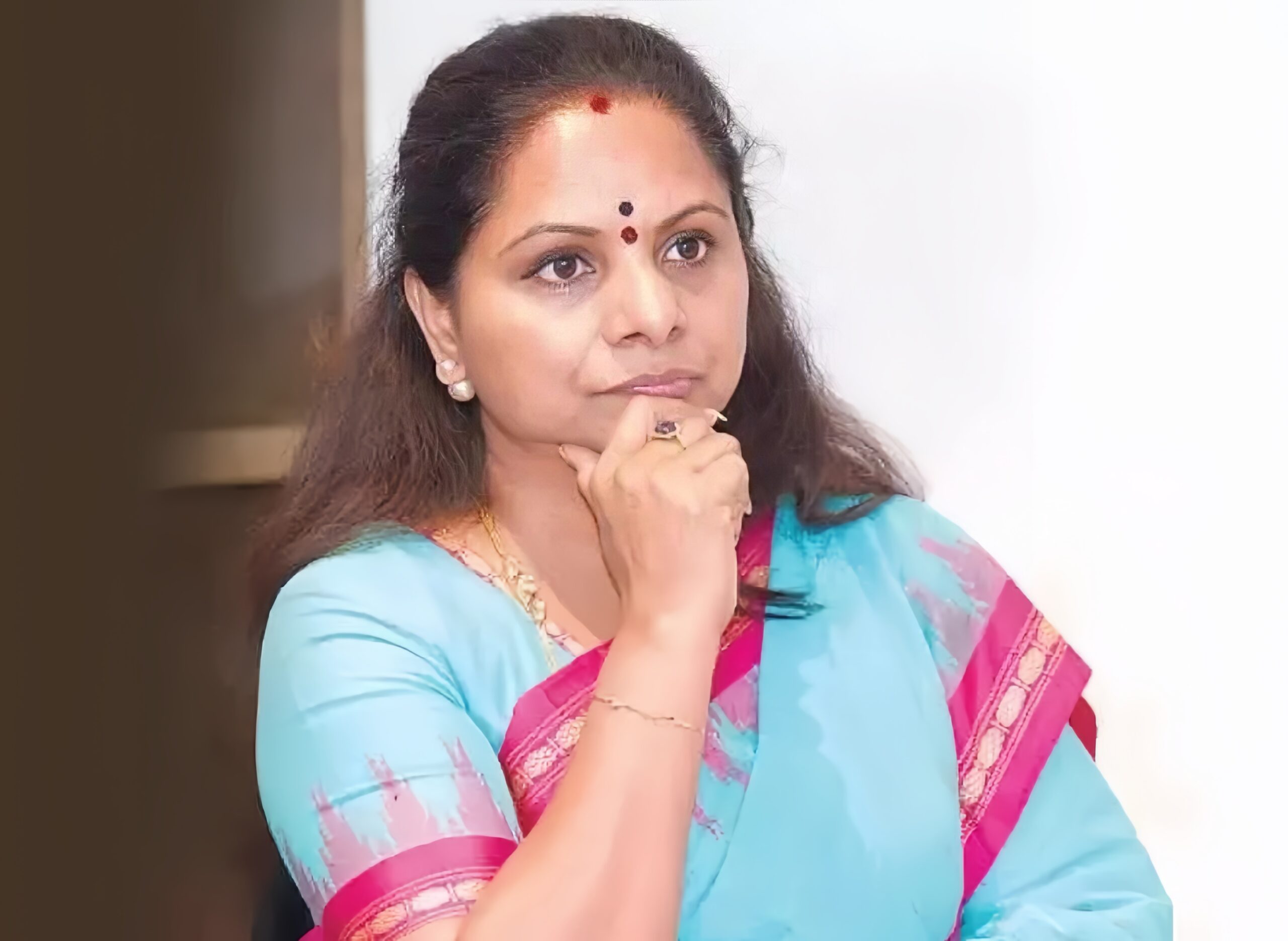 అందెశ్రీ కుటుంబాన్ని పరామర్శించిన కవిత