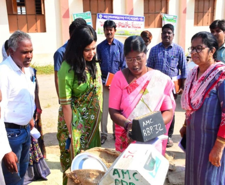 ‘కొనుగోలు కేంద్రాల్లో రైతులకు అన్ని వసతులు కల్పించాలి’
