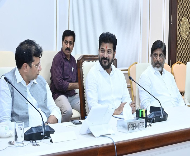 మంత్రులతో ముగిసిన సీఎం రేవంత్ భేటీ