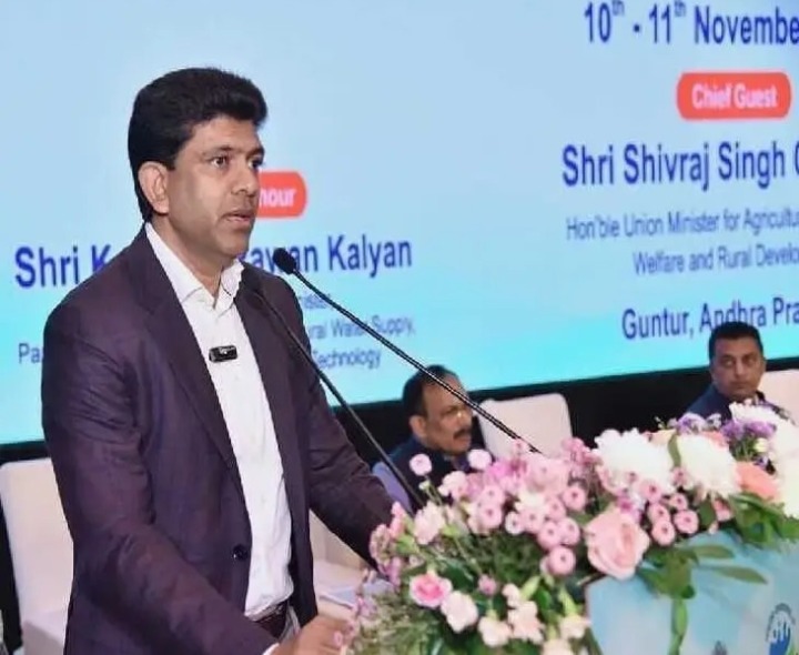 వర్షపు నీటిని ఒడిసి పట్టి జీవనాధారం పెంచాలి: పెమ్మసాని