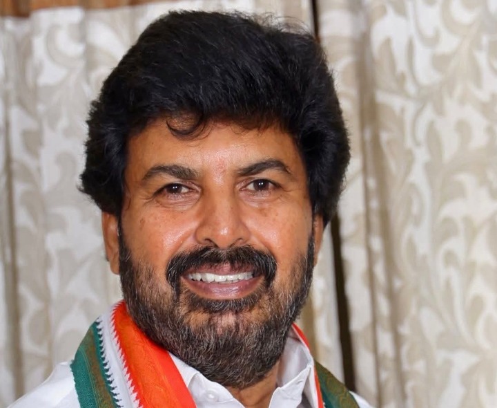 ‘ఉప ఎన్నికలలో కాంగ్రెస్ అభ్యర్థిని గెలిపించండి’