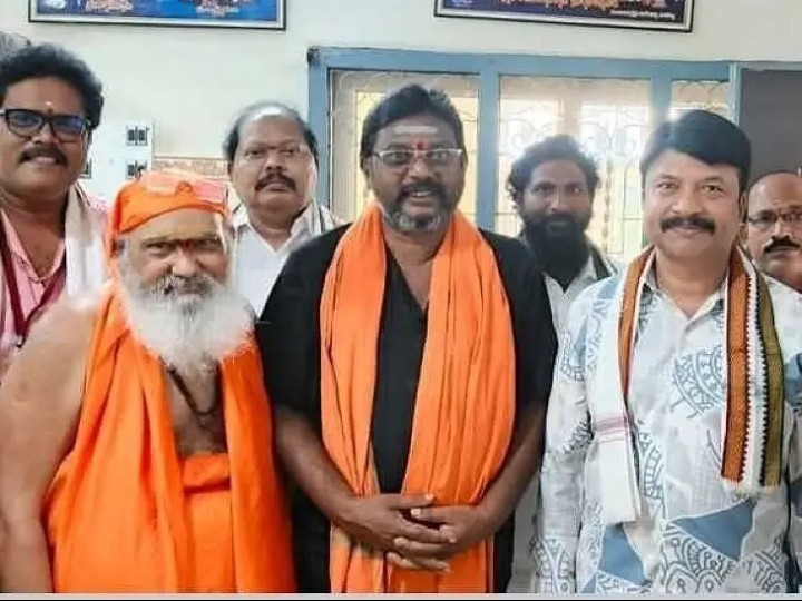 క్షీరారామలింగేశ్వరస్వామి సేవలో సంగీత దర్శకుడు