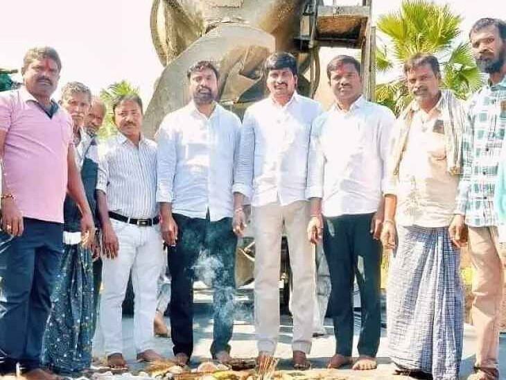 శ్రీపతిపల్లిలో సీసీ రోడ్ల పనులు ప్రారంభం