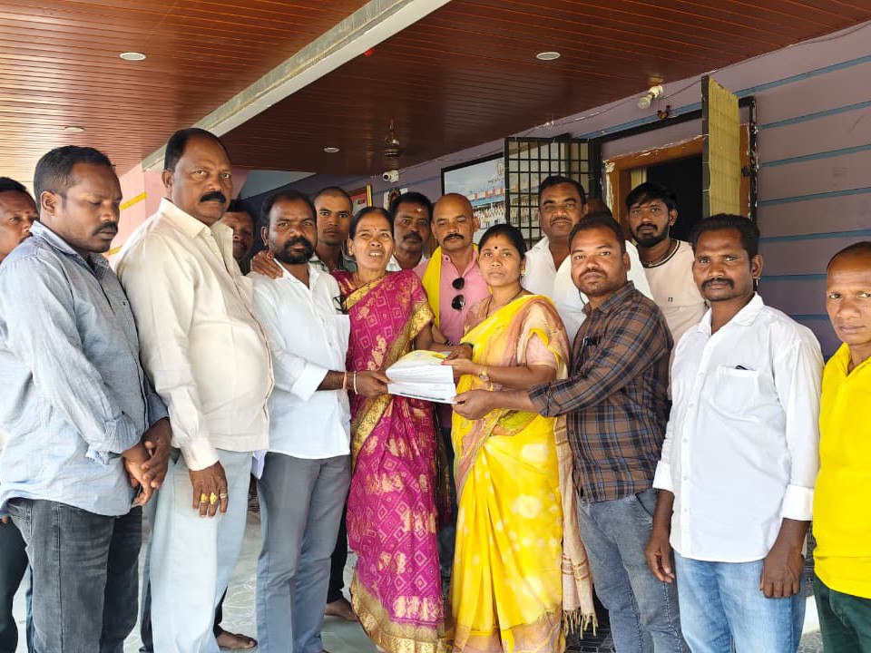 సీఎం రిలీఫ్ ఫండ్ చెక్ అందజేసిన ఎమ్మెల్యే