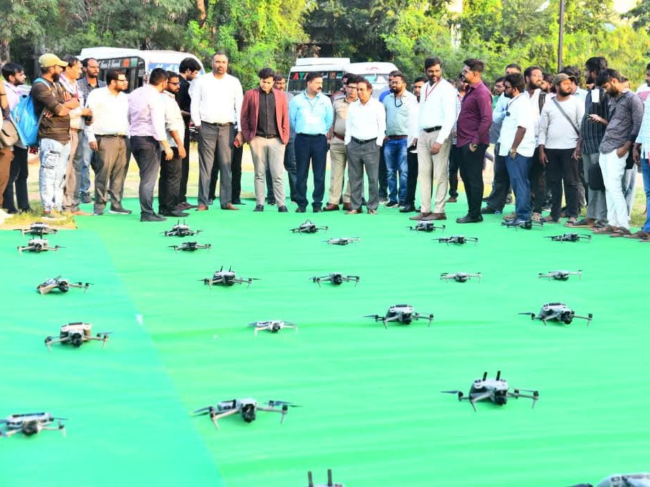 DRC సెంటర్ వద్ద డ్రోన్ డెమో షో