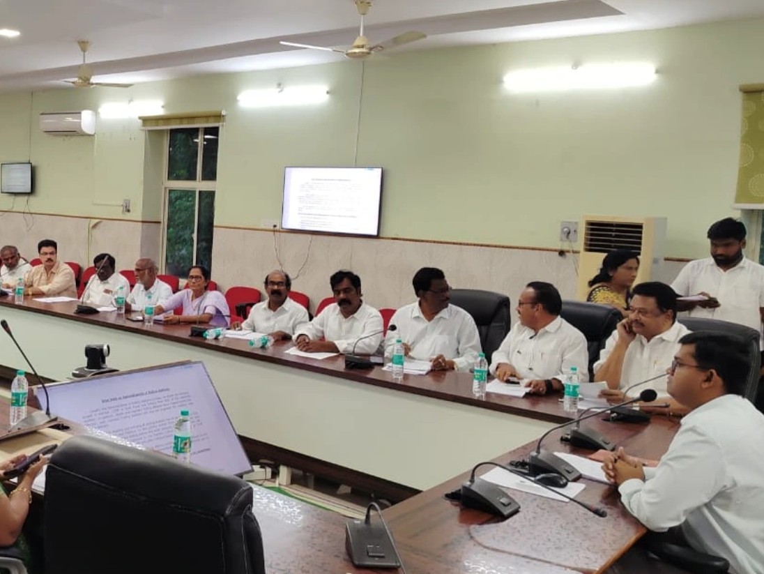 ఈసీ నిబంధనలు పాటించండి: కలెక్టర్