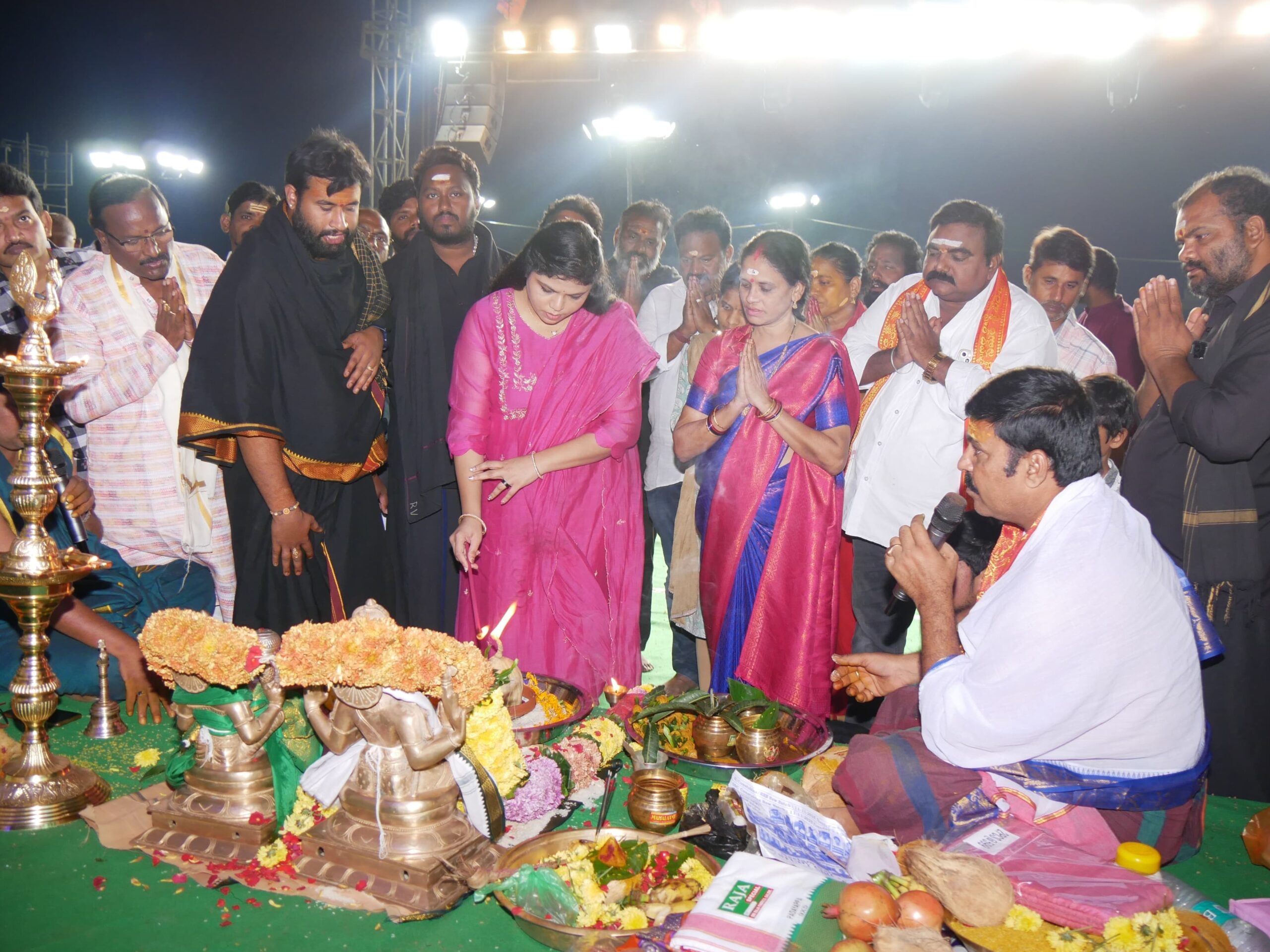 చీపురుపల్లిలో వైభవంగా లక్ష దీపోత్సవం