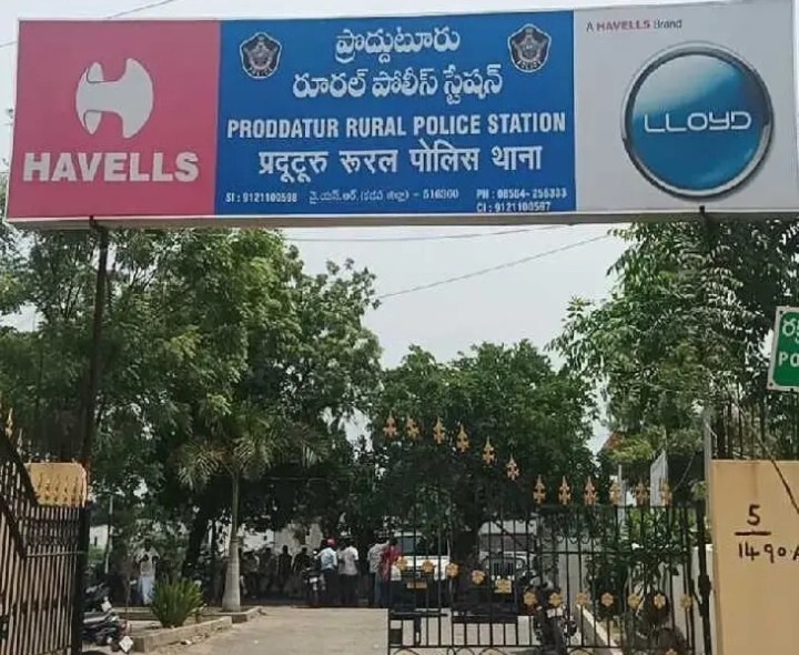 అత్యాచరం కేసులో ఇద్దరు నిందితుల అరెస్ట్