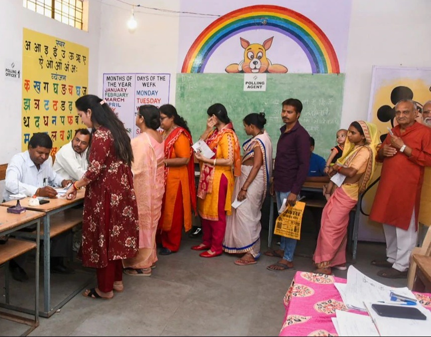 దేశంలో ఉపఎన్నికలు.. పోలింగ్ ప్రారంభం