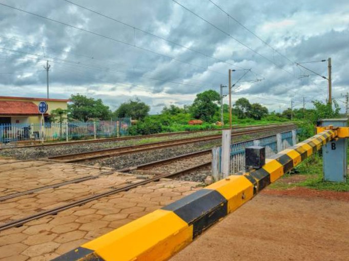 నేటి నుంచి ఉప్పాడ రైల్వేగేటు మూసివేత