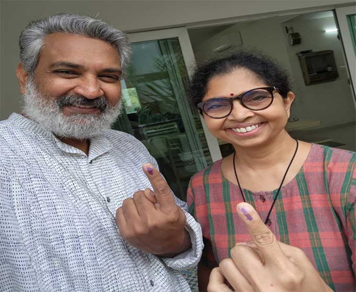 ఓటుహక్కు వినియోగించుకున్న రాజమౌళి