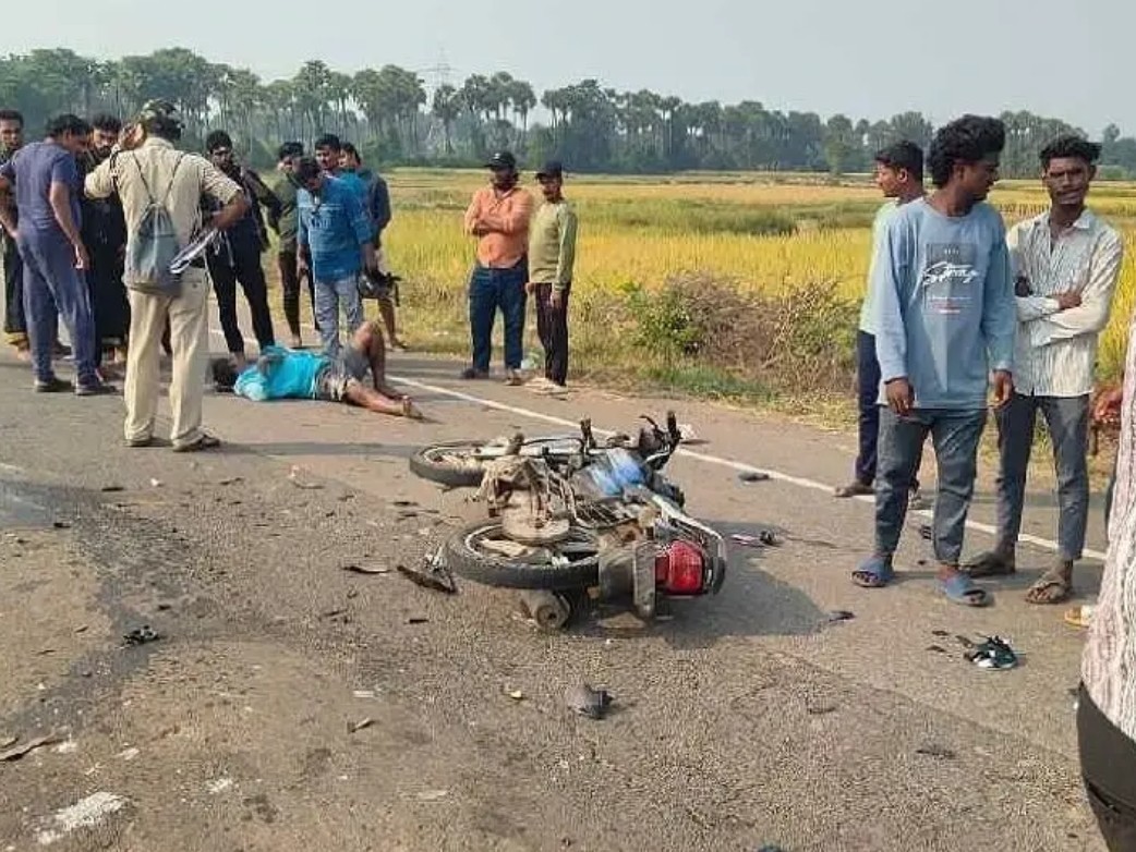 పీతలపాలెం జంక్షన్ వద్ద యాక్సిడెంట్