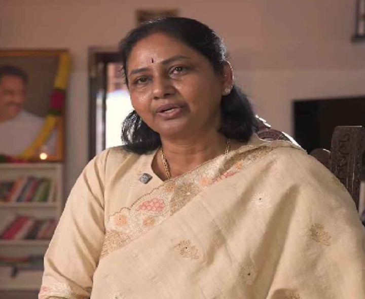 పోలీసులతో బీఆర్ఎస్ అభ్యర్థి వాగ్వాదం