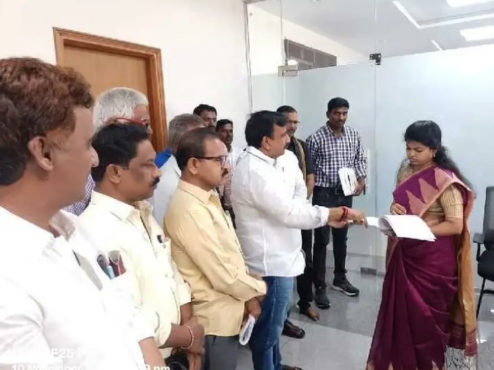 కమ్యూనిటీ హాల్ భూమి కాపాడండి: కాలనీవాసులు