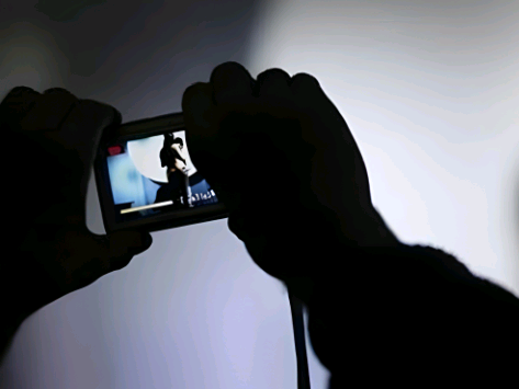 మహిళ వీడియో తీసిన యువకుడు అరెస్ట్