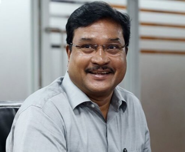 ఓటుహక్కు వినియోగించుకున్న హైడ్రా కమిషనర్