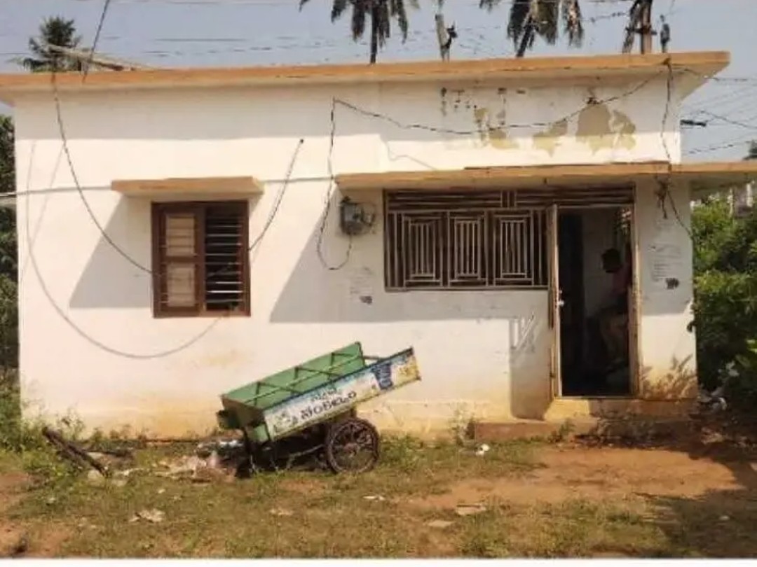 సొంత సచివాలయం లేక అవస్థలు