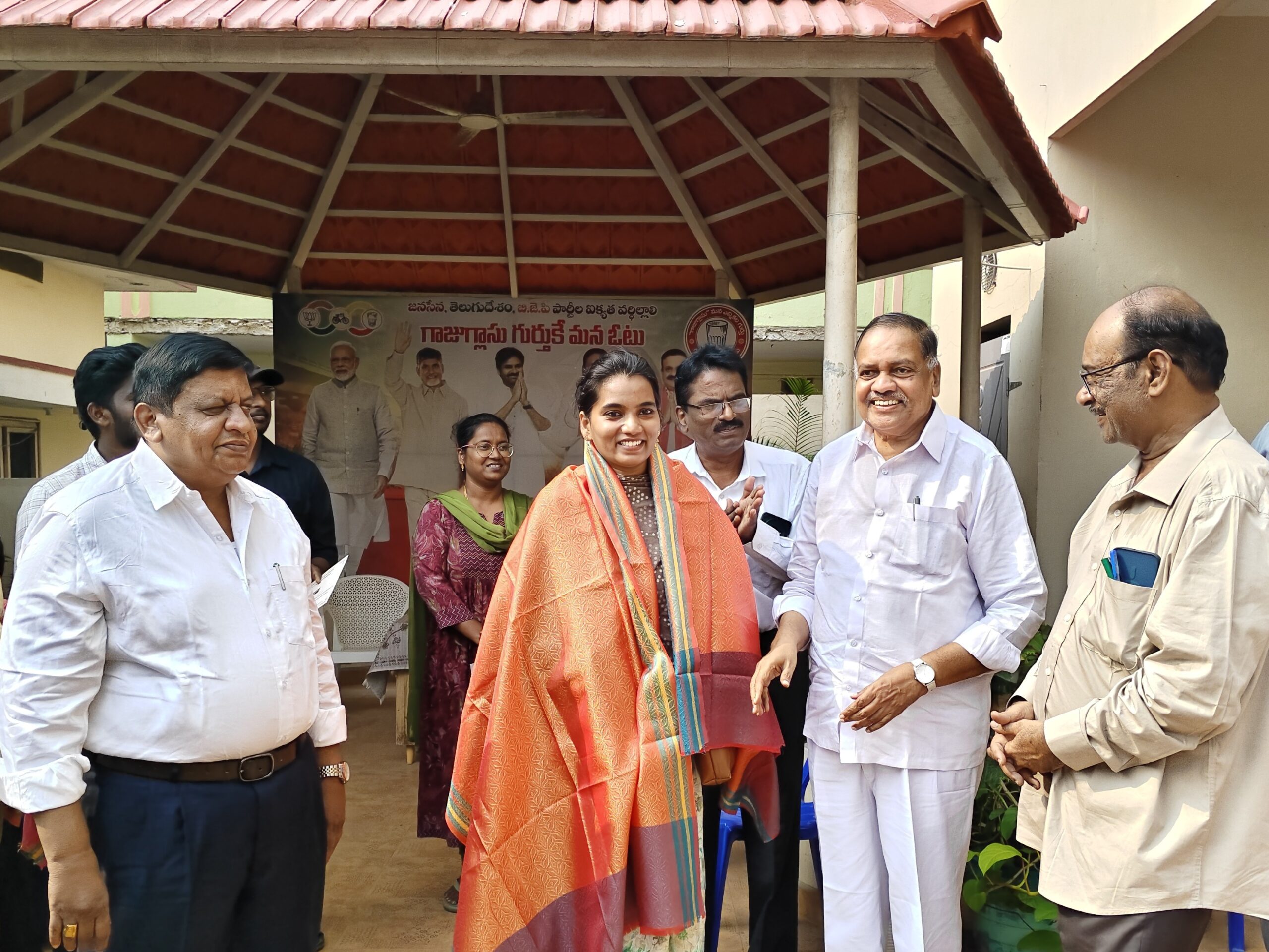 పశు సంవర్ధక శాఖ యంత్రాంగం సేవలు అభినందనీయం