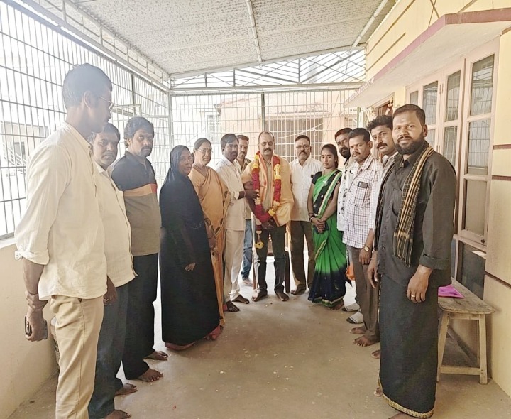 జిల్లా జాతీయ రెడ్ క్రాస్ సొసైటీ ఛైర్మన్‌గా మోహన్ సురేశ్