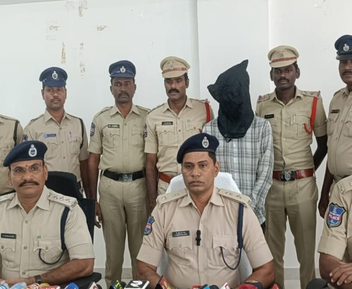 అక్రమార్క డబ్బులు ఒక ప్రాణం తీశాడు: ఎస్పీ