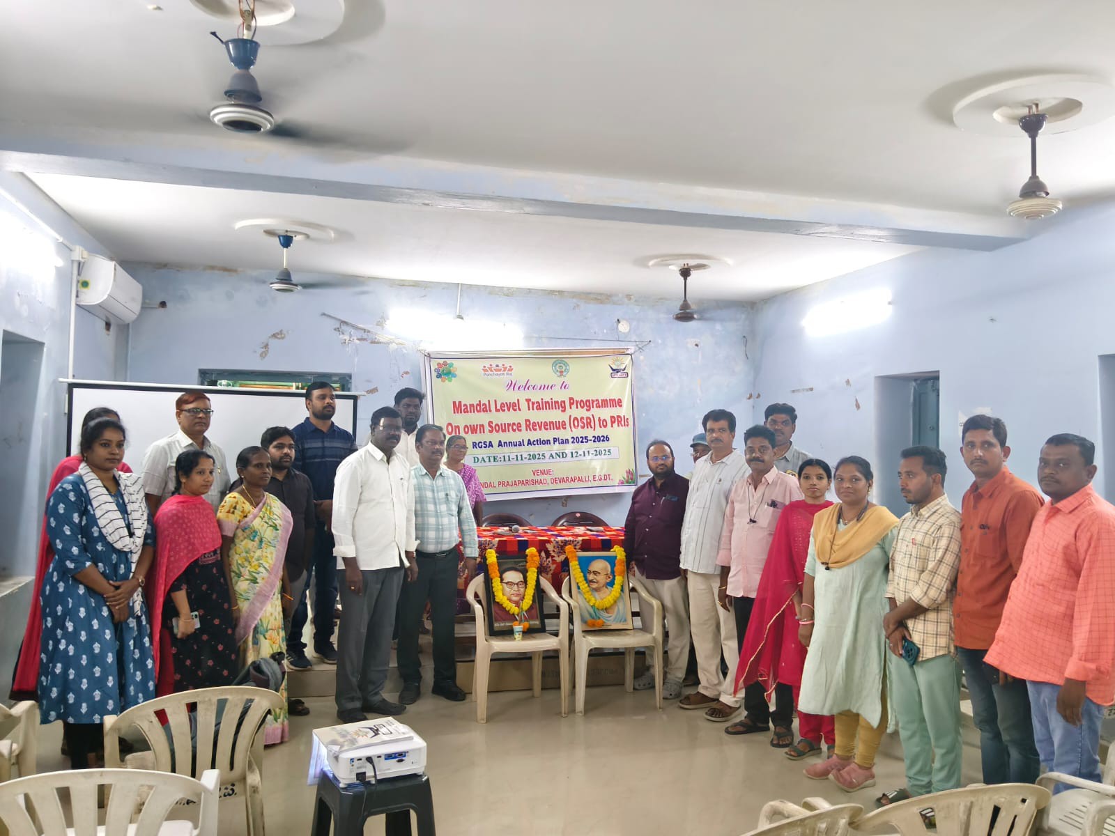 ‘గ్రామ సెక్రెటరీలు ఆదాయ వనరులు పెంపొందించుకోవాలి’