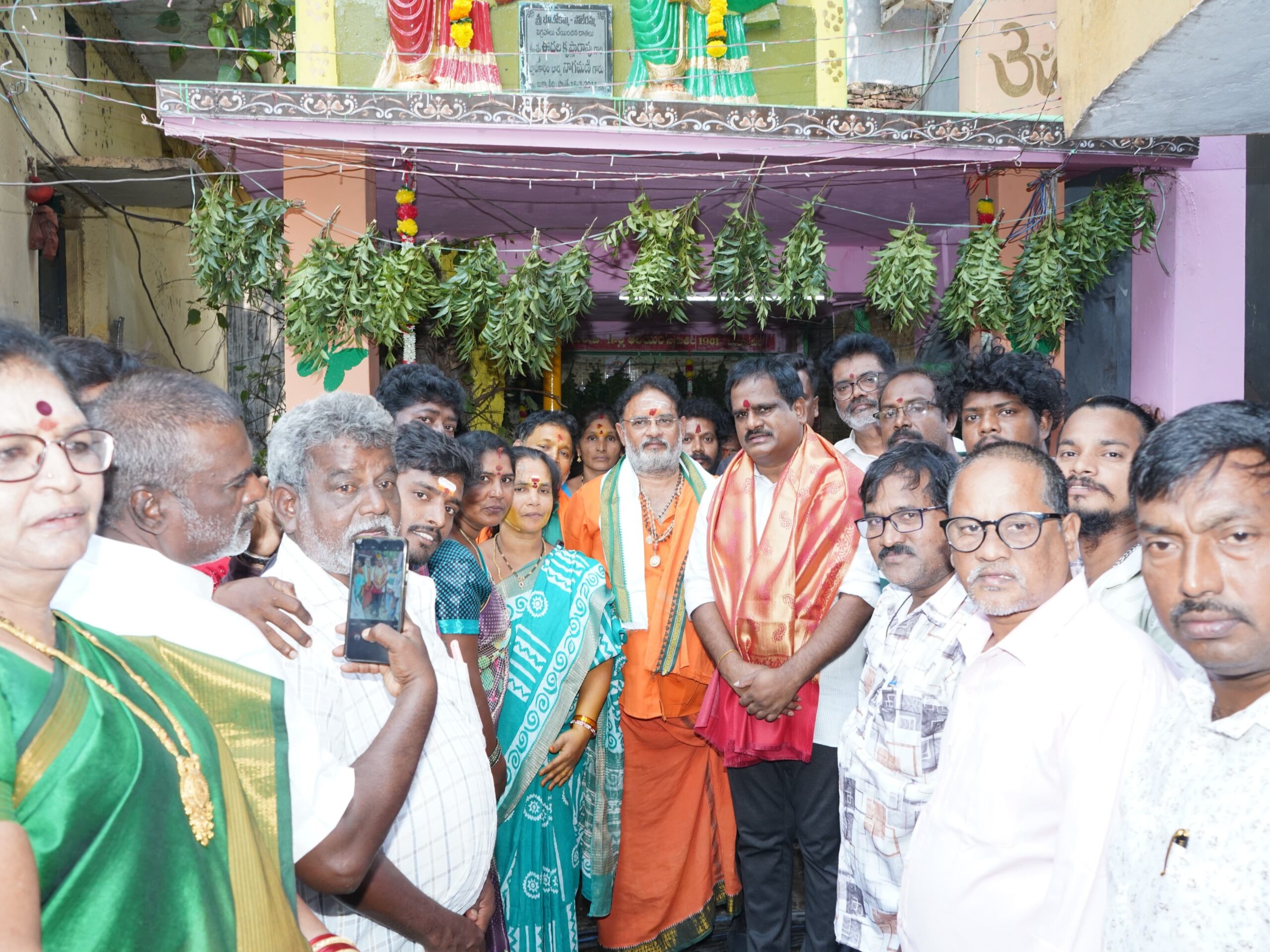 38వ వార్డులో పర్యటించిన ఎమ్మెల్యే వంశీకృష్ణ