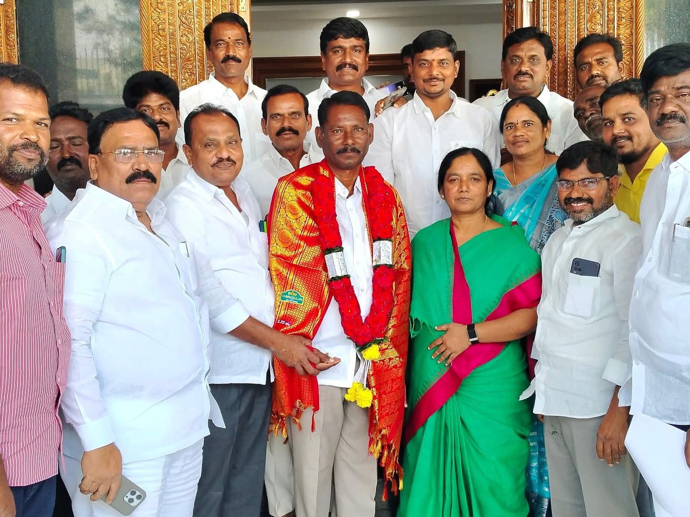 పరిశ్రమల అభివృద్ధి బోర్డు సభ్యునికి సన్మానం