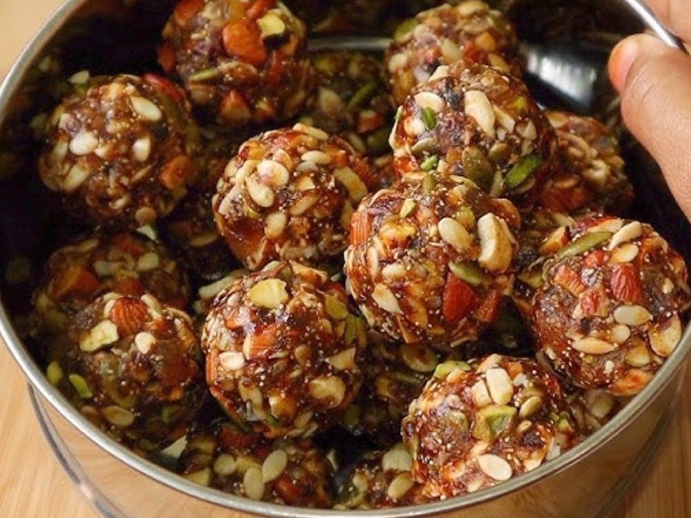 ఆహా.. HYDలో ఇప్పపువ్వు లడ్డులు..!