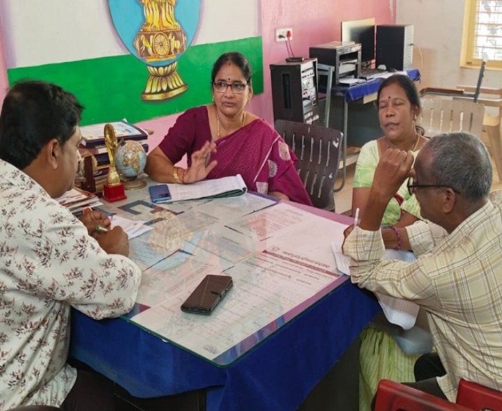 ఎగ్జామినేషన్ సెంటర్లను పరిశీలించిన విద్యాశాఖ అధికారి