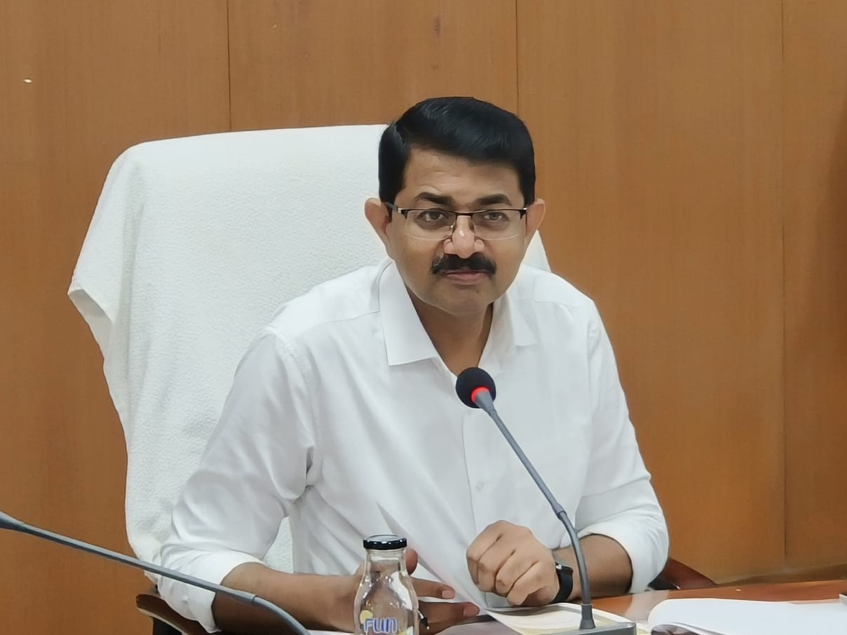 రోడ్లపై డెబ్రిస్ వేస్తే భారీ జరిమానా