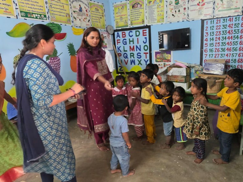 ‘అంగన్వాడి పిల్లలను సొంత పిల్లల్లా చూసుకోవాలి’