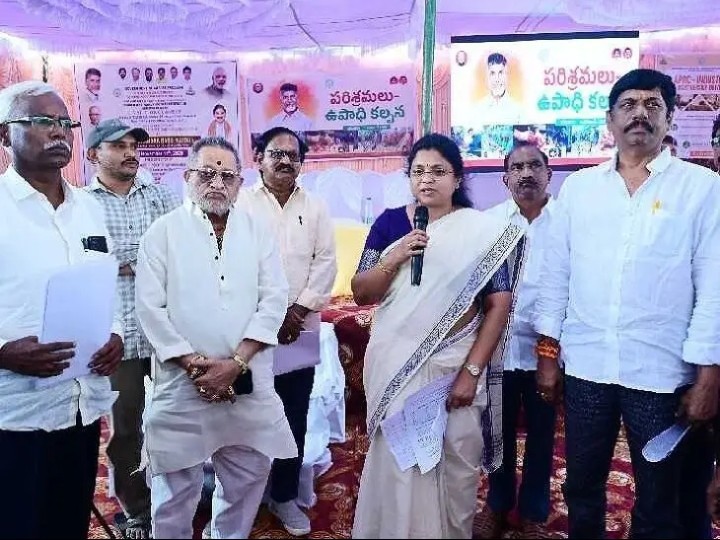 ‘ఔత్సాహికవేత్తలు పరిశ్రమల స్థాపనకు ముందుకు రావాలి’