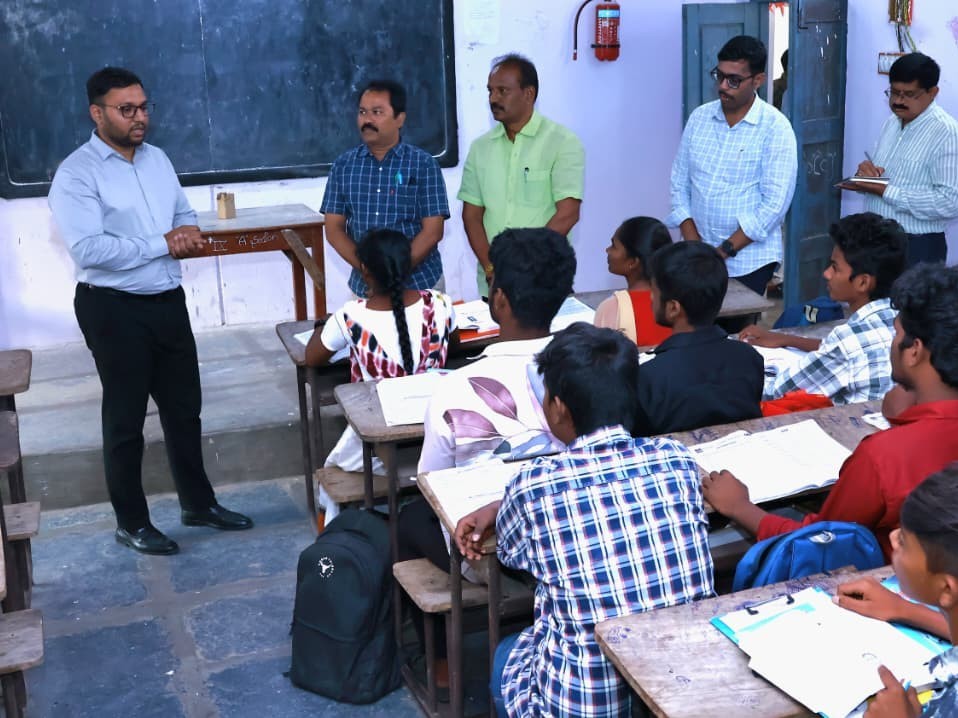 ‘విద్యార్థి భవిష్యత్‌కు పదవ తరగతి మొదటి అడుగు’