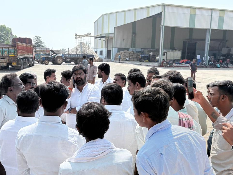 ‘రైతుల సమస్యలను పరిష్కరించాలి’