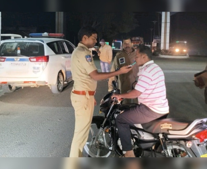 డ్రంక్ అండ్ డ్రైవ్.. ఐదుగురిపై కేసులు నమోదు: ఎస్సై