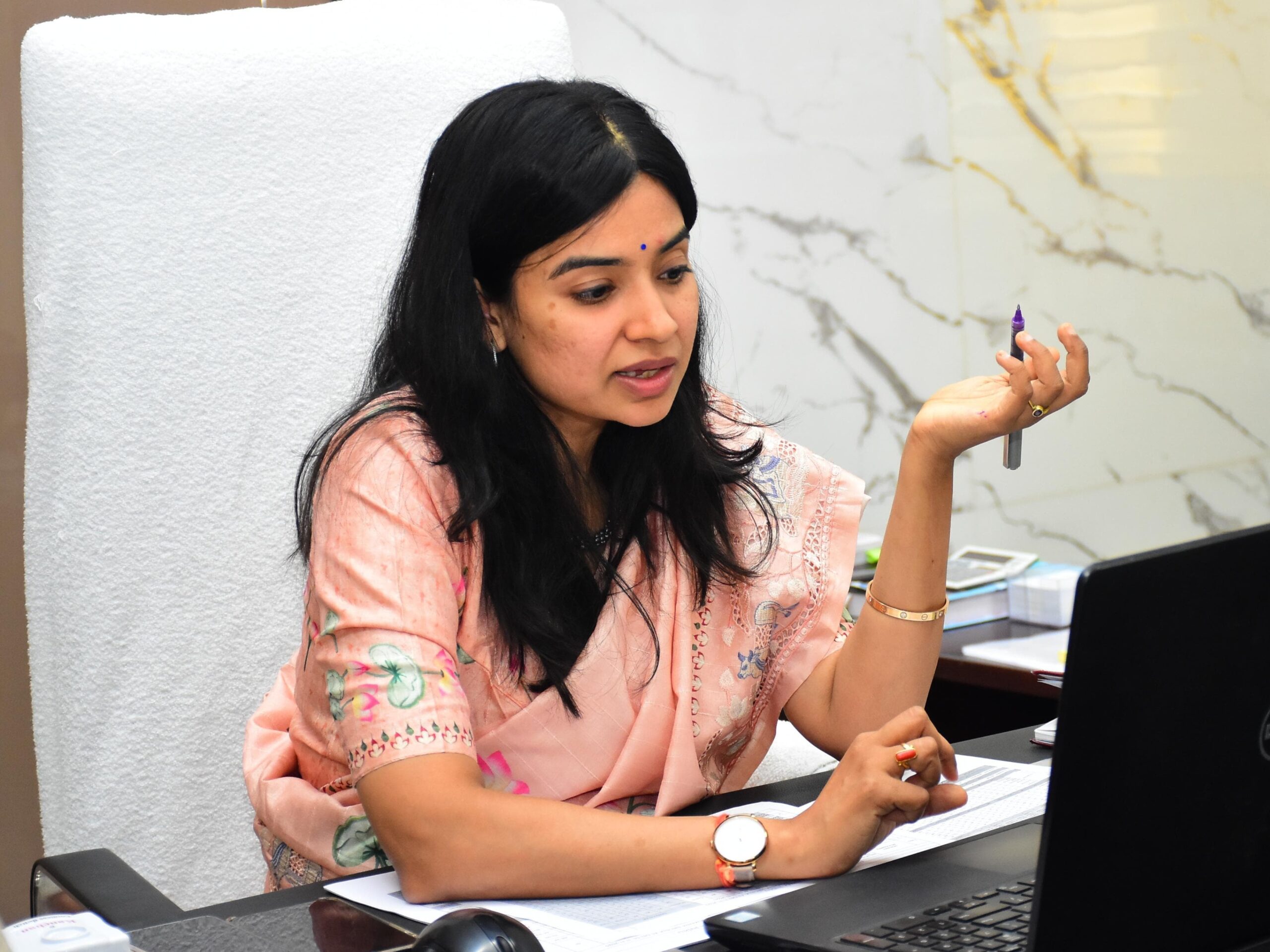 ‘ఇందిరమ్మ ఇళ్ల నిర్మాణాల పనులపై  ప్రతిరోజు సమీక్ష చేయాలి’