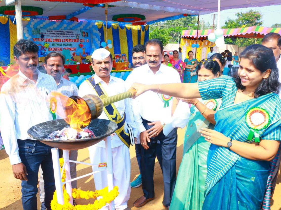 క్రీడల ద్వారానే ఆరోగ్యకర జీవితం: కలెక్టర్ త్రిపాఠి