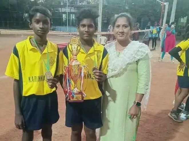 వాలీబాల్ పోటీల్లో స్టేట్‌కు చల్లూరి విద్యార్థి ఎంపిక