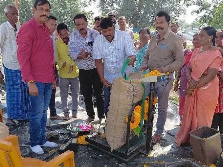 ఐకేపీ ధాన్యం కొనుగోలు కేంద్రం ప్రారంభం