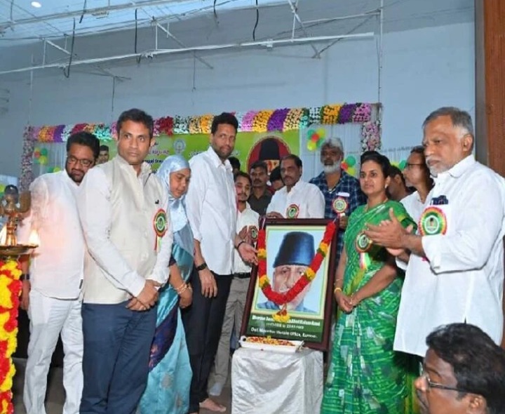 ఆజాద్ సేవలు చిరస్మరణీయం: మంత్రి