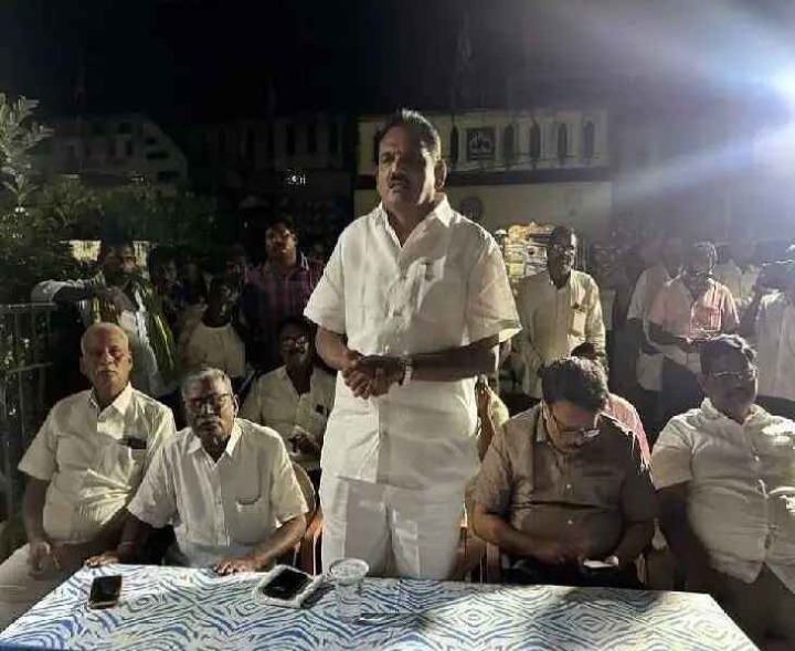 రచ్చబండ కార్యక్రమం నిర్వహించిన మాజీ ఎమ్మెల్యే