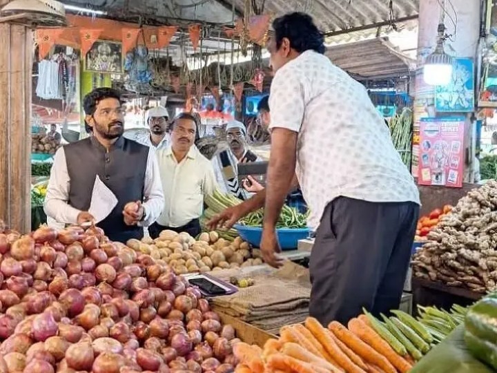 కూరగాయల మార్కెట్లో తనిఖీలు చేసిన కలెక్టర్