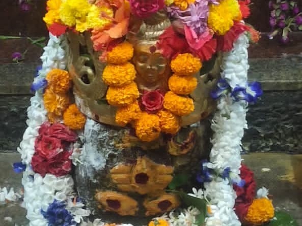 కార్తీక అష్టమి ప్రత్యేక పూజలు అందుకున్న నీలకంఠేశ్వర స్వామి