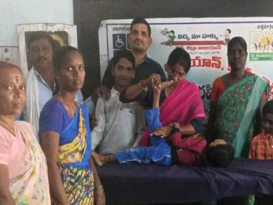 పిట్లం పాఠశాలలో ఫిజియోథెరపీ శిబిరం