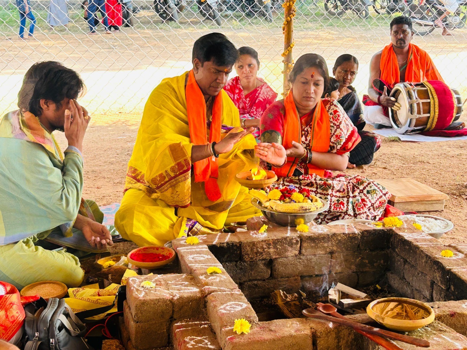 అతిరుద్ర హోమంలో పాల్గొన్న ఎమ్మెల్యే దంపతులు