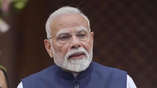 బాంబు దాడి బాధితులకు మోదీ పరామర్శ