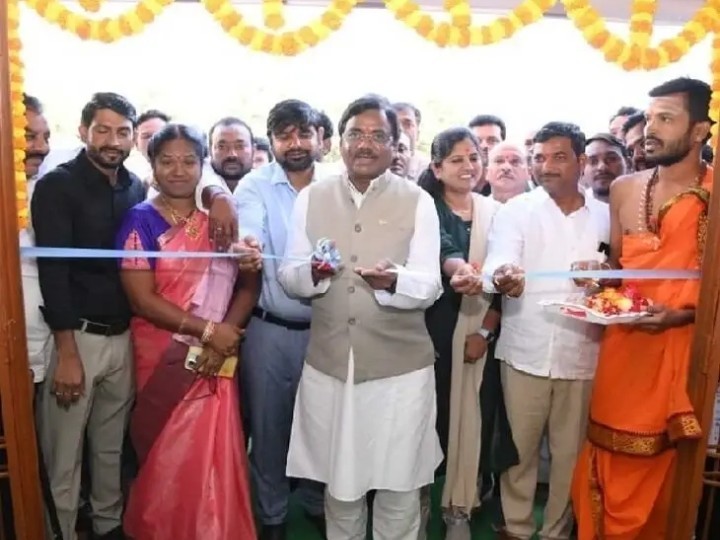 విద్యారంగా అభివృద్ధిపై కాంగ్రెస్ దృష్టి: మంత్రి