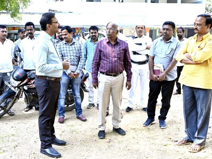 ప్రతి విద్యార్థి వివరాలను యూడైస్‌లో నమోదు చేయాలి: కలెక్టర్