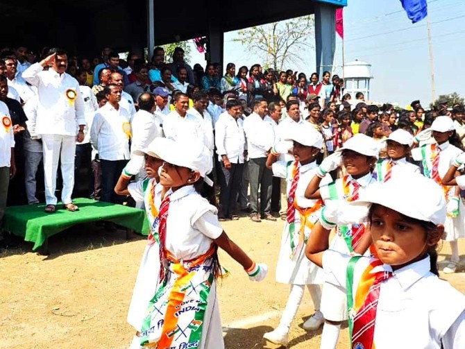 జాతీయ క్రీడల్లో ప్రతిభ చూపాలి: ఎమ్మెల్యే